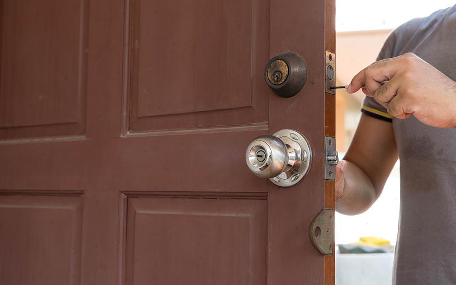 ouvrir une porte avec clé à l intérieur Combs-la-Ville